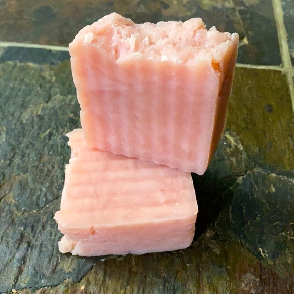 Juicy Pear artisan crafted body soap moisture rich - Picture 2 of 5